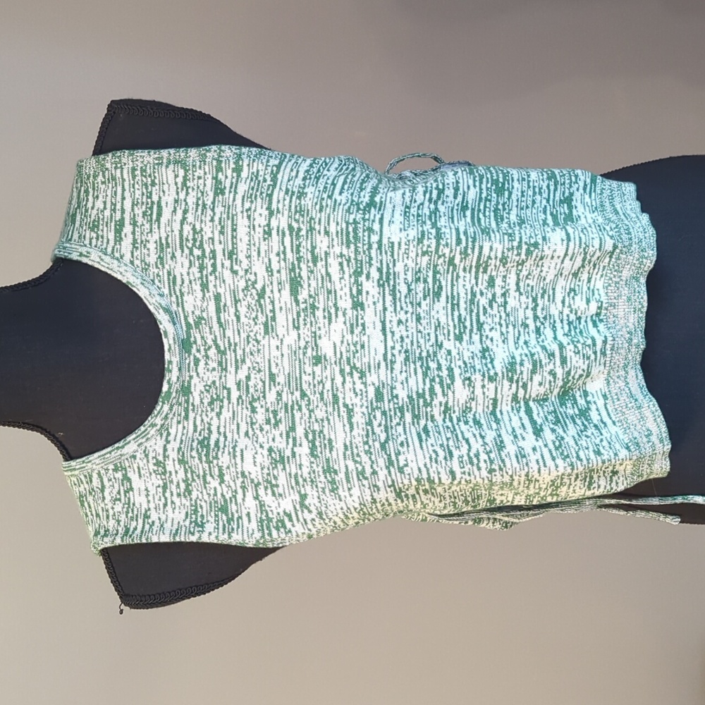 $$$ Deal! Side tie sleeveless top